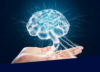 cerebro sobre mano
